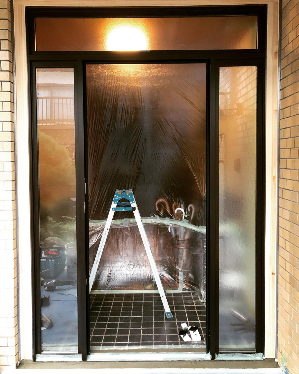 大山硝子の1日で玄関リフォーム　（１dayリフォーム）の施工前の写真3