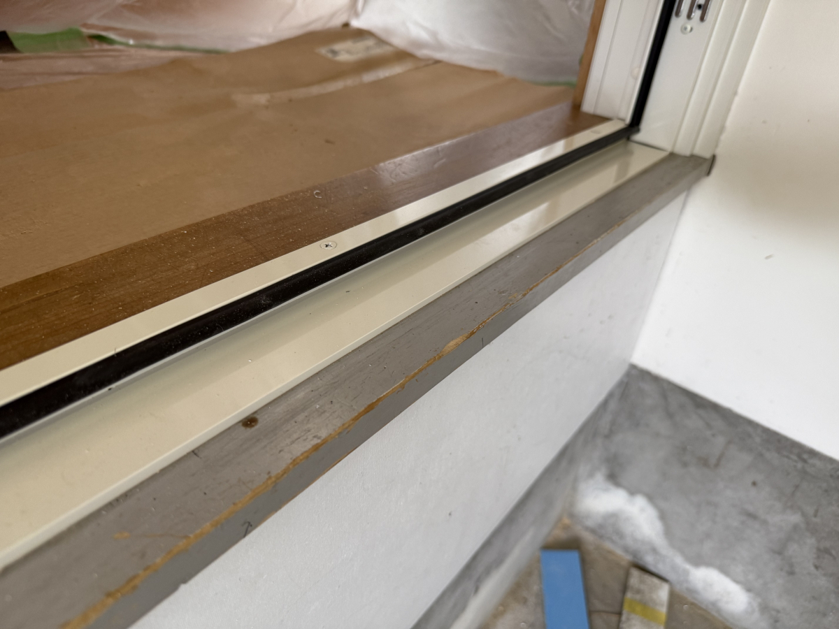 大山硝子のたった1日で快適に！風が通る勝手口ドアへ交換【LIXIL リシェント】の施工後の写真1