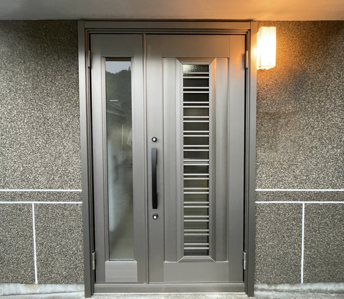 大山硝子の防犯しながら風が通る！引分け戸からLIXIL「リシェント」採風ドアへの劇的リフォームの施工後の写真1