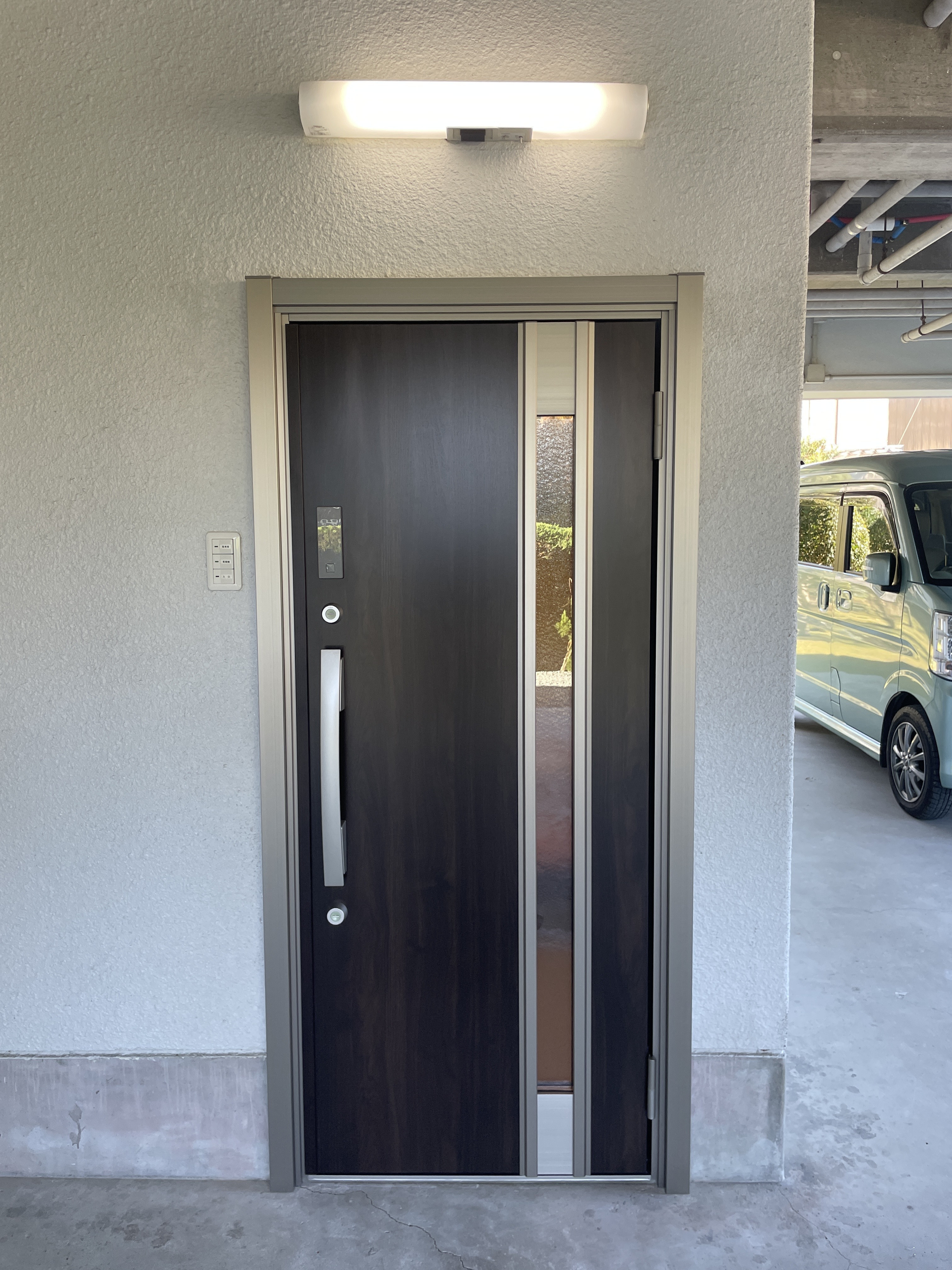 大山硝子の防犯と利便性を両立！リシェント×テンキー×防犯スリットの施工後の写真1