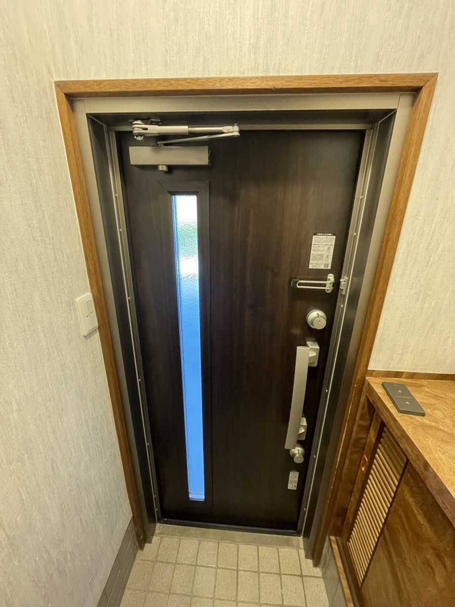 大山硝子の防犯と利便性を両立！リシェント×テンキー×防犯スリットの施工後の写真2