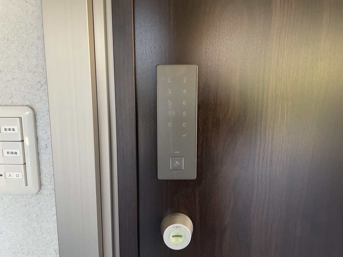 大山硝子の防犯と利便性を両立！リシェント×テンキー×防犯スリットの施工後の写真3