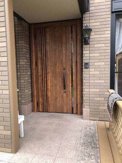 円谷トーヨー住器の【1dayリフォーム】リシェント玄関ドア　取替施工施工事例写真1