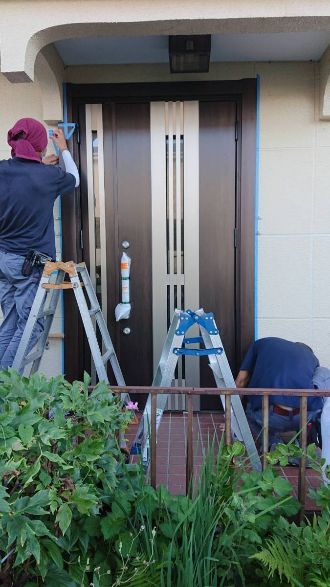 円谷トーヨー住器の【1dayリフォーム】リシェント玄関ドア　取替施工の施工前の写真3