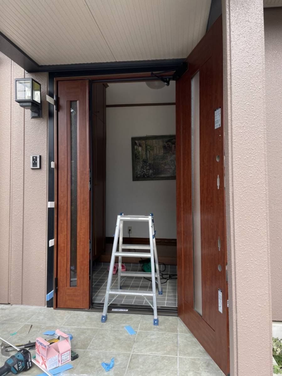 円谷トーヨー住器の【1dayリフォーム】リシェント玄関ドア　取替施工の施工後の写真3