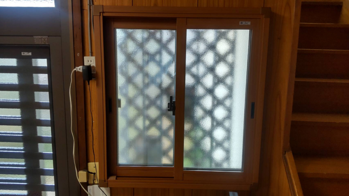 円谷トーヨー住器のリシェント玄関引戸取替&内窓設置の施工後の写真2
