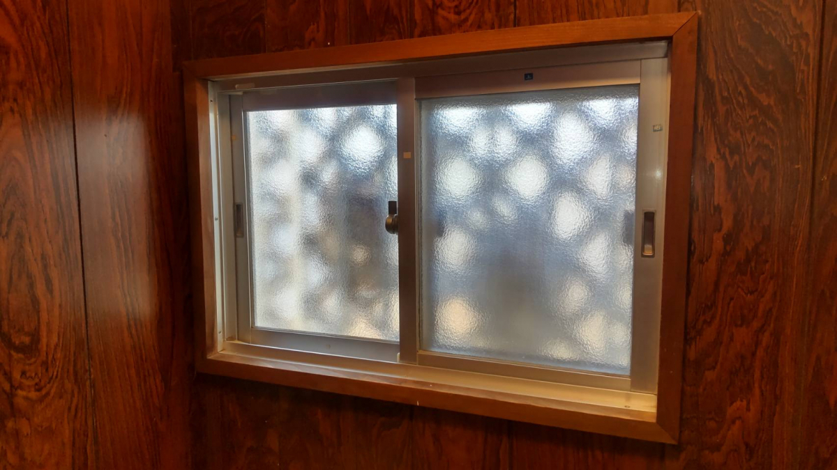 円谷トーヨー住器のリシェント玄関引戸取替&内窓設置の施工前の写真3