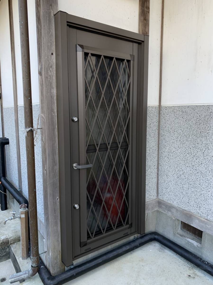 円谷トーヨー住器の郡山市　ドアの入れ替え　LIXILの施工後の写真1