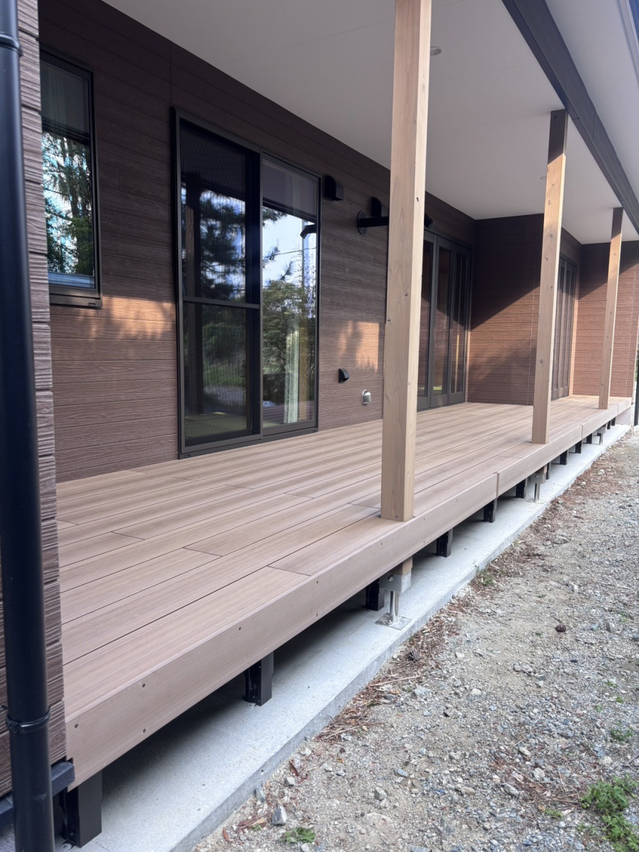 円谷トーヨー住器のデッキ設置 施工事例の施工後の写真3