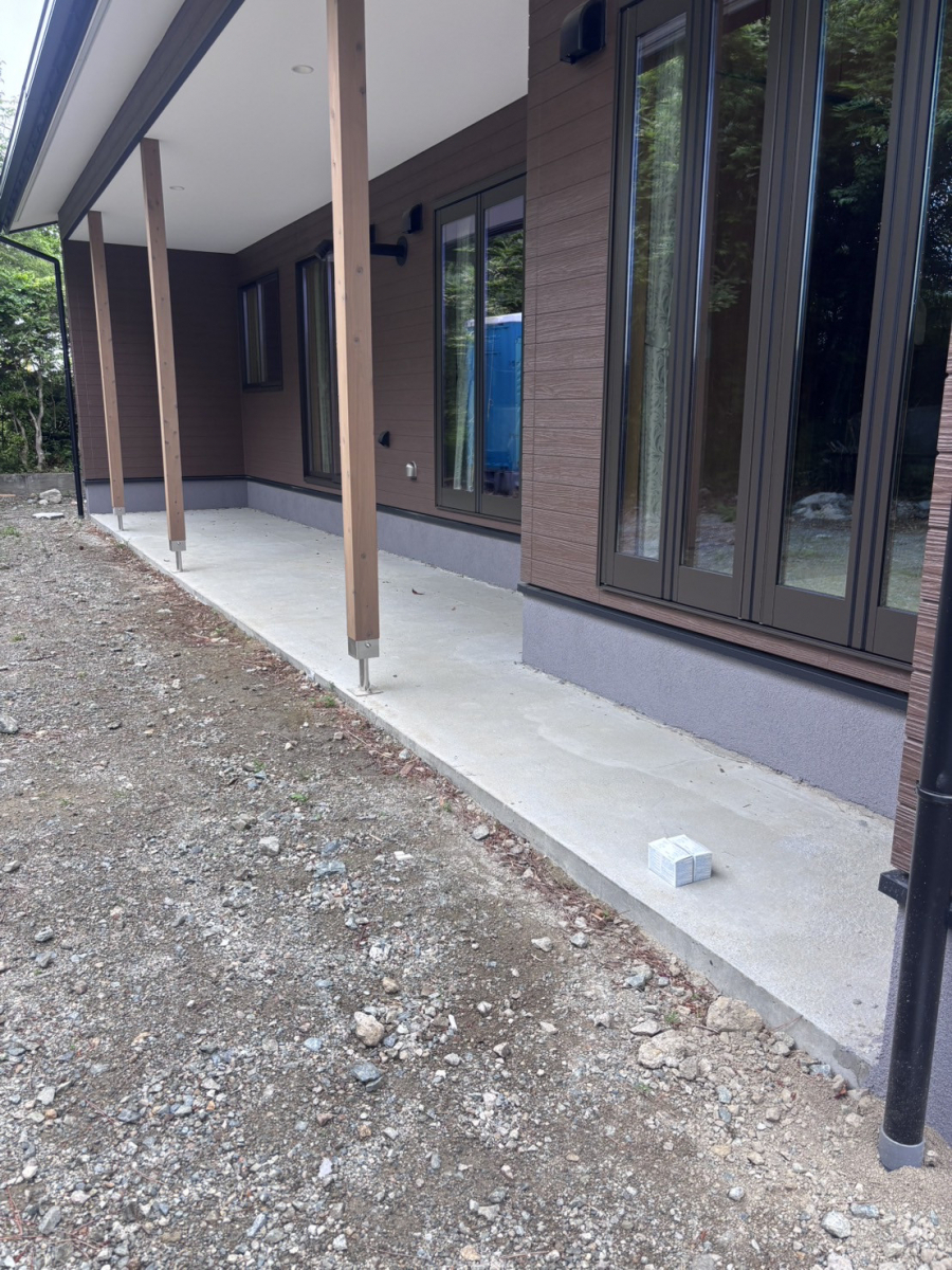 円谷トーヨー住器のデッキ設置 施工事例の施工前の写真1