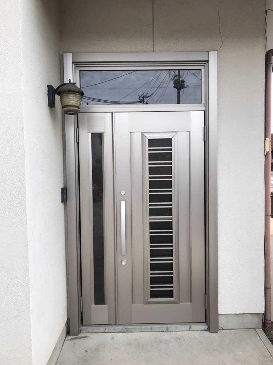 円谷トーヨー住器の使い勝手のよい快適な玄関にリフォームの施工後の写真1