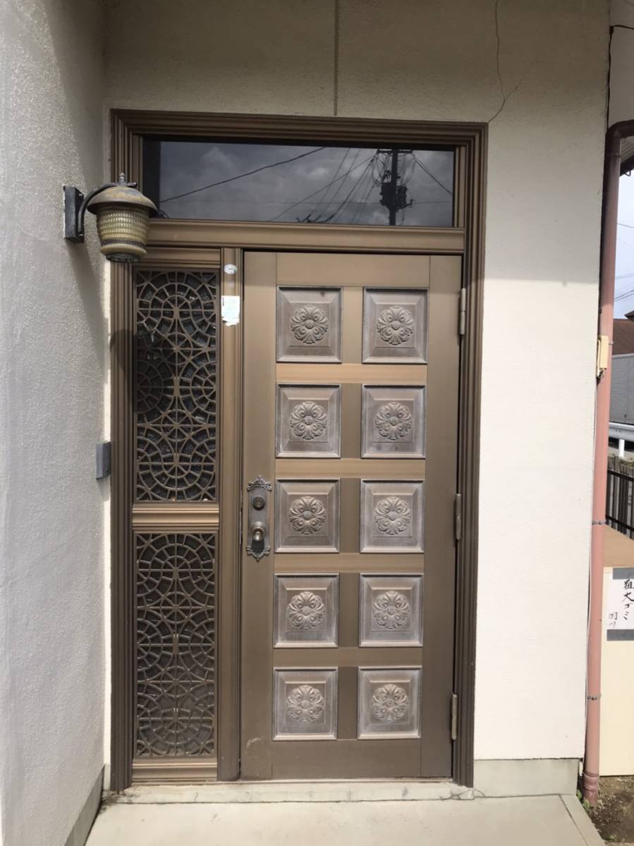 円谷トーヨー住器の使い勝手のよい快適な玄関にリフォームの施工前の写真1
