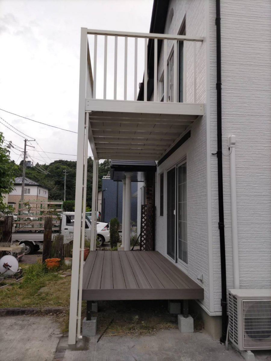 円谷トーヨー住器のウッドデッキ＆バルコニー設置の施工後の写真2
