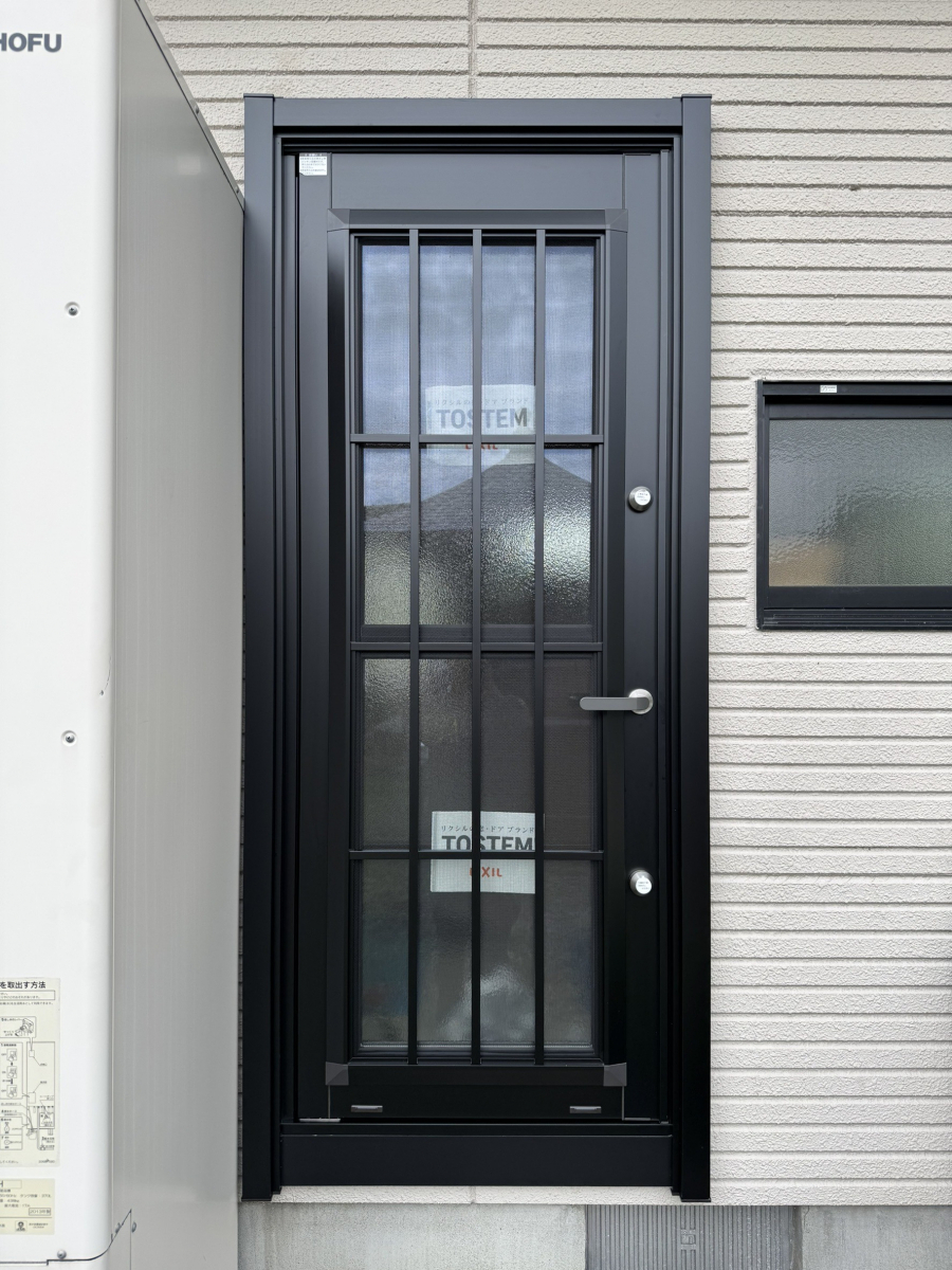 円谷トーヨー住器の勝手口ドア 取替施工の施工後の写真1