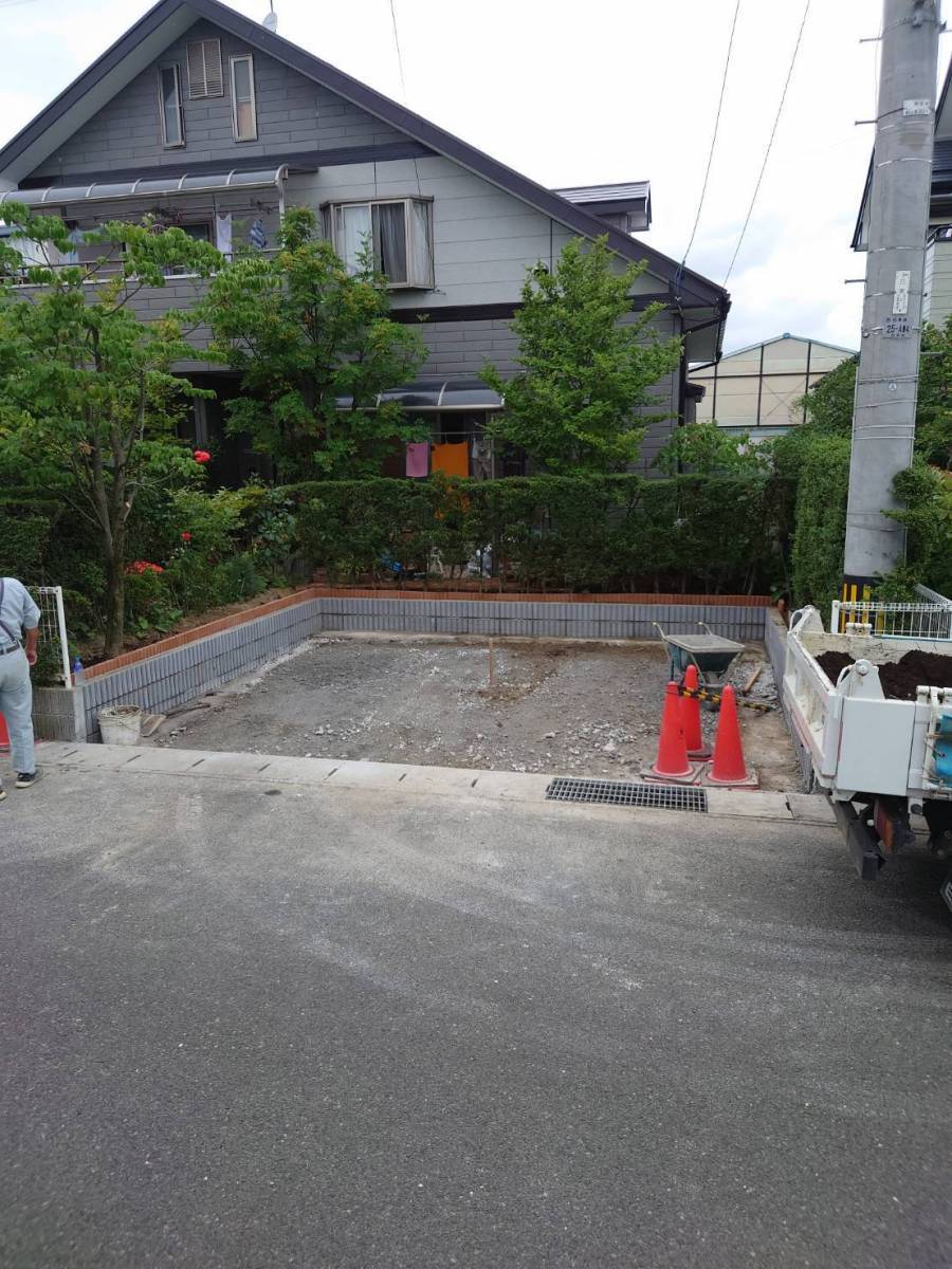 円谷トーヨー住器の外構工事（駐車場新設）の施工後の写真1