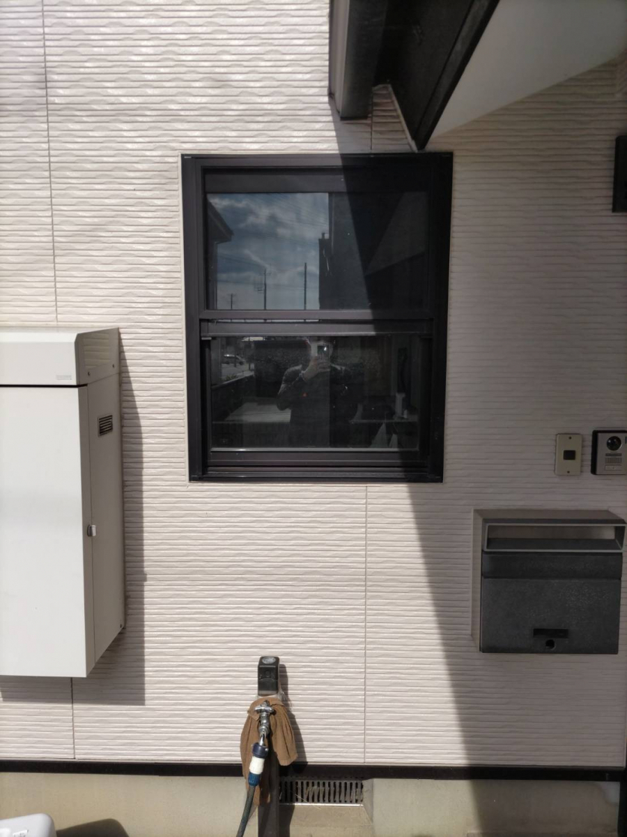 円谷トーヨー住器のリプラス　窓取替の施工前の写真1