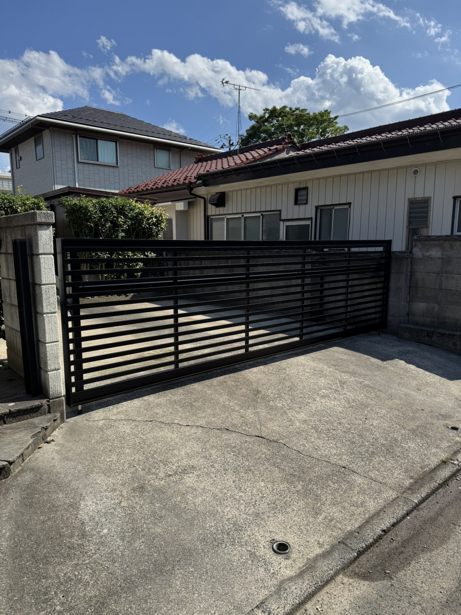 円谷トーヨー住器のワイドオーバードア　施工事例の施工後の写真2