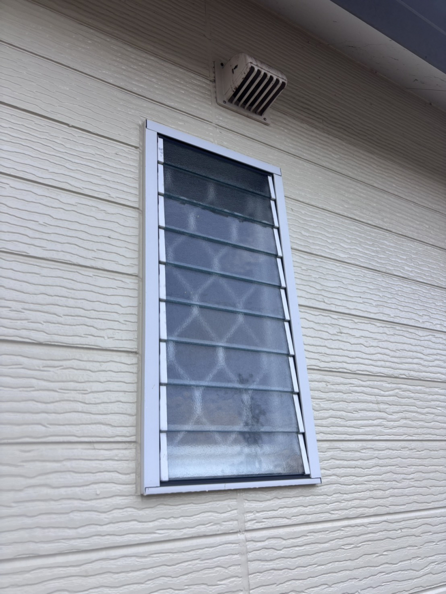 円谷トーヨー住器の【窓断熱リフォーム】リプラスで古いサッシを交換の施工前の写真1