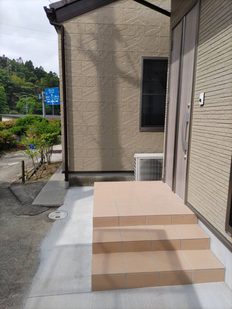 円谷トーヨー住器の【安全対策】グリップライン手摺設置工事の施工前の写真1