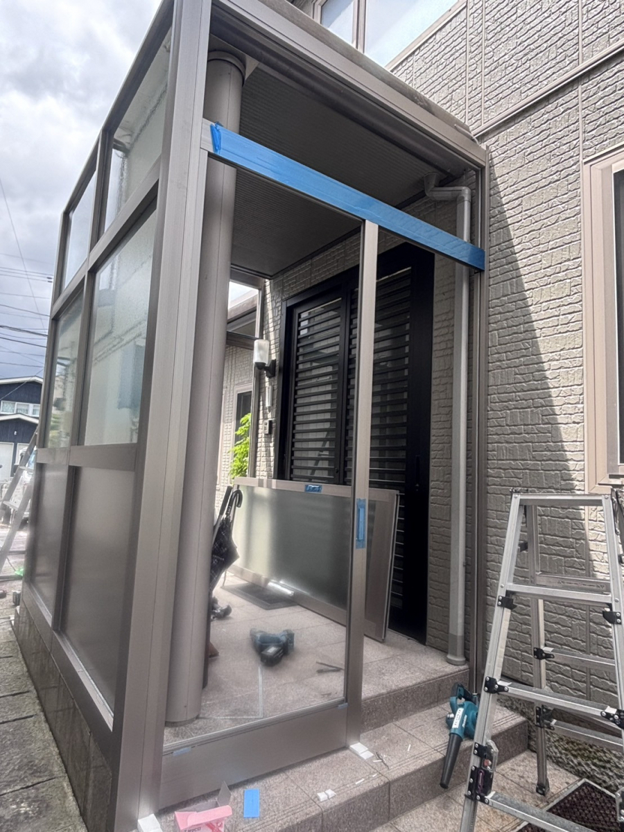 円谷トーヨー住器の風除室施工　ツインガードⅢの施工後の写真1