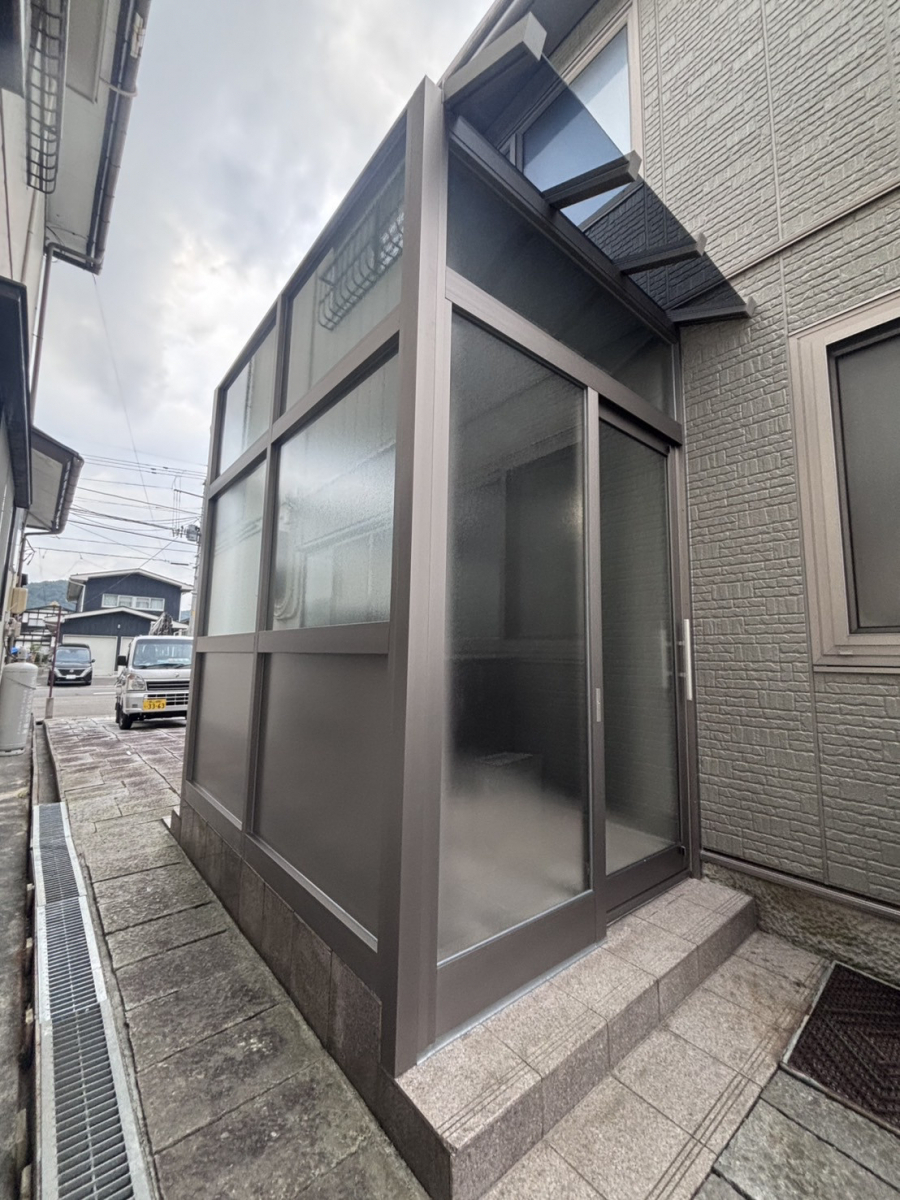 円谷トーヨー住器の風除室施工　ツインガードⅢの施工後の写真3