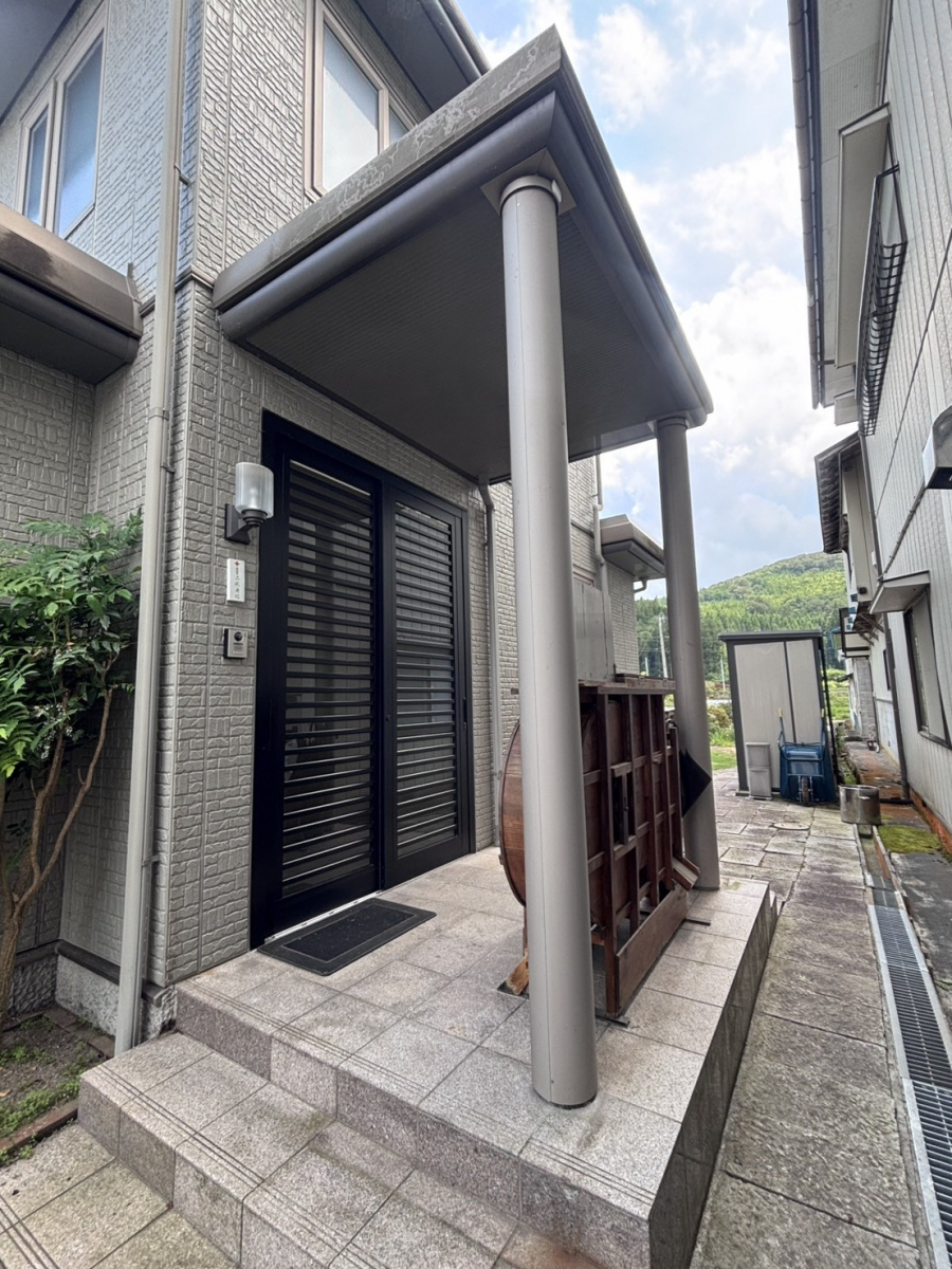 円谷トーヨー住器の風除室施工　ツインガードⅢの施工前の写真2