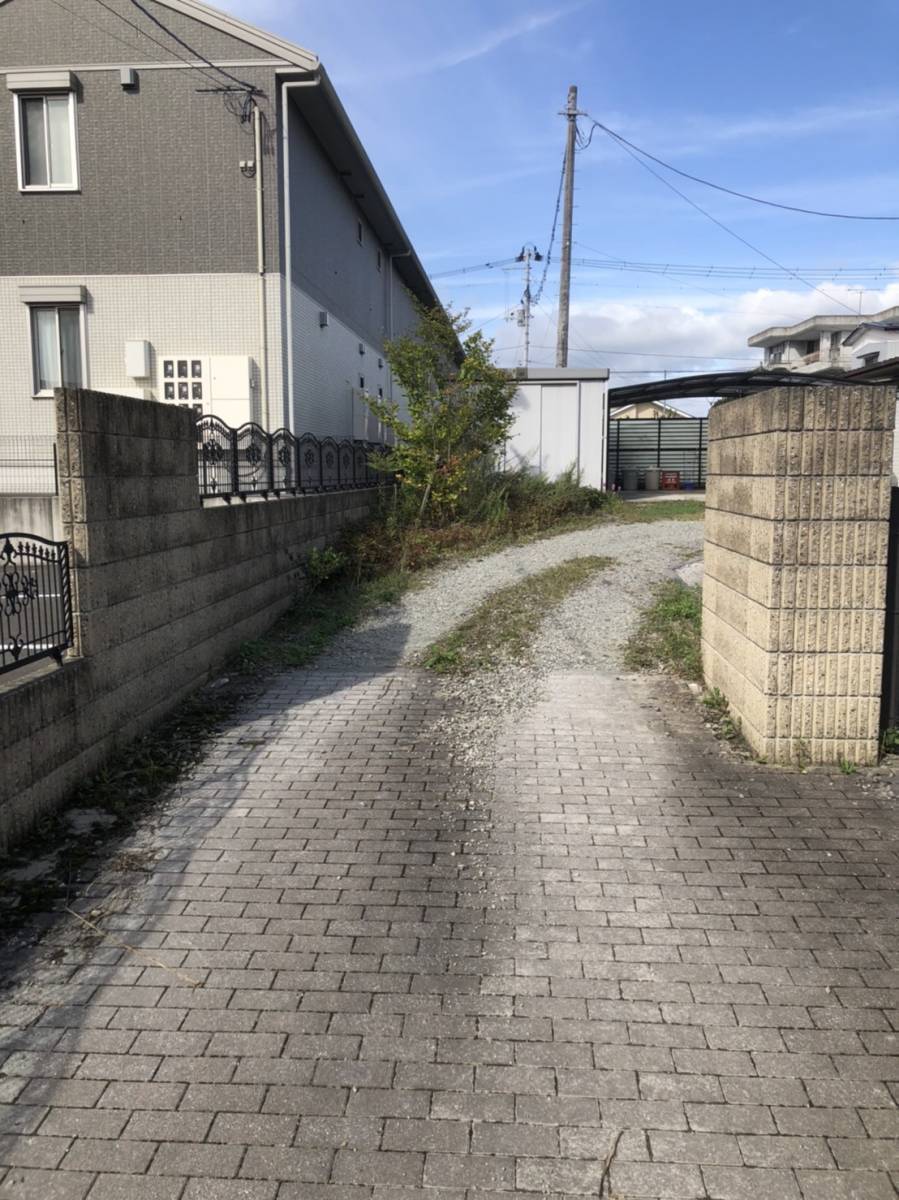 円谷トーヨー住器の新しいカーゲートを取り付けましたの施工前の写真1