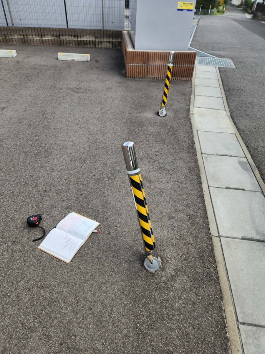 円谷トーヨー住器の駐車場ポール交換の施工前の写真2