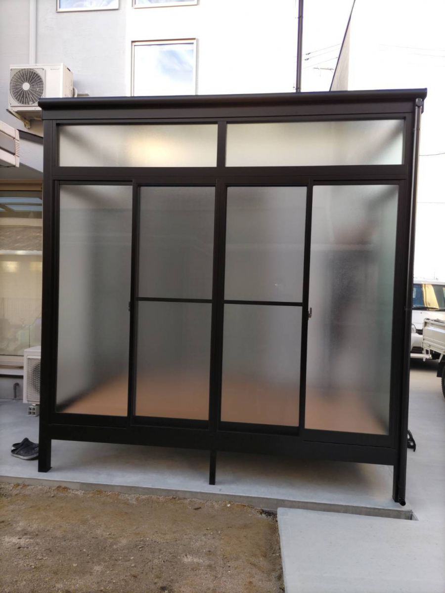 円谷トーヨー住器のテラス屋根　スピーネ設置工事の施工後の写真2