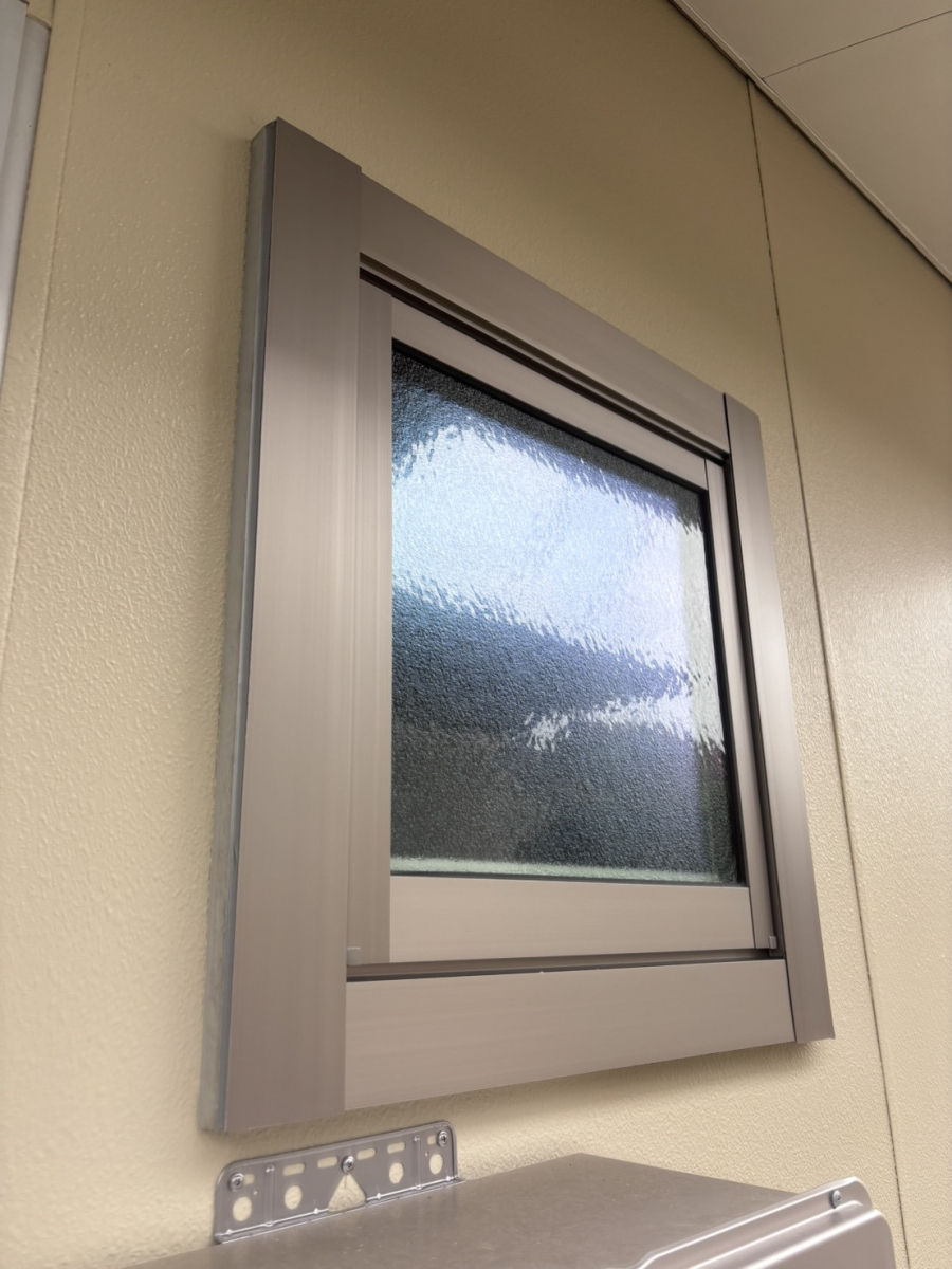 円谷トーヨー住器の【窓断熱リフォーム】リプラスで窓取替の施工後の写真1