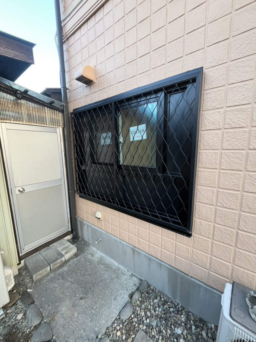 円谷トーヨー住器の【窓リフォーム】窓を小さくして寒さを軽減の施工後の写真2