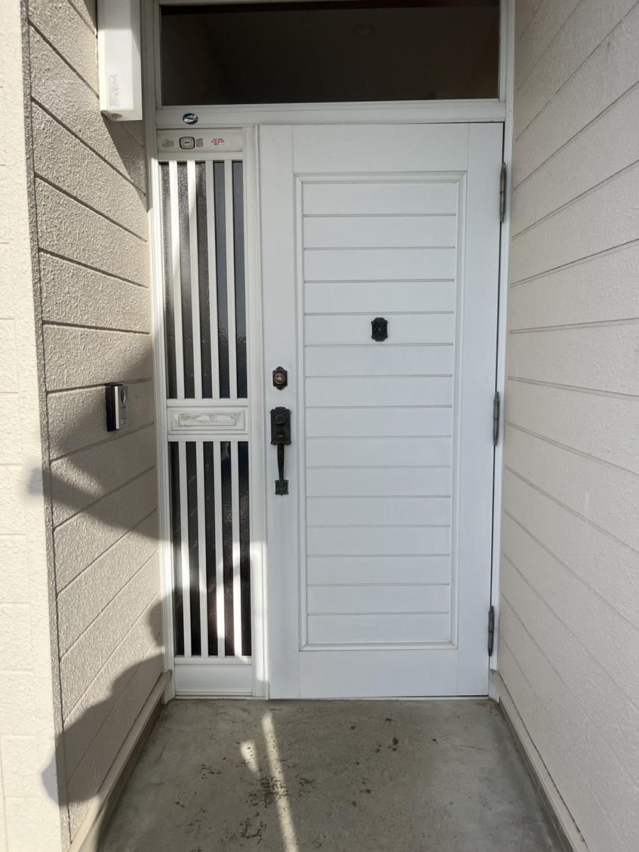 円谷トーヨー住器の【玄関リフォーム】電気錠を採用の施工前の写真1