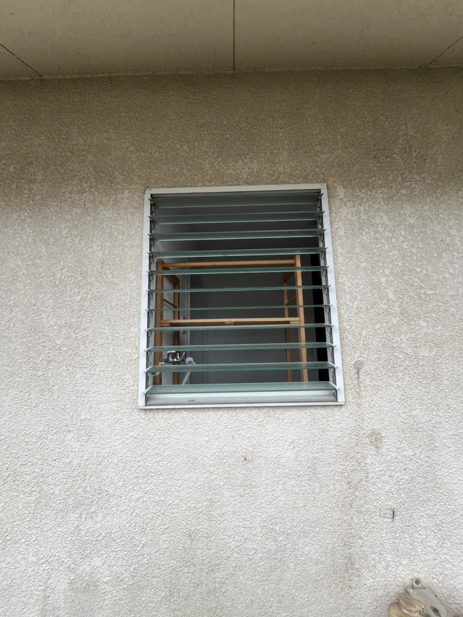 円谷トーヨー住器の【窓リフォーム】寒かった窓を断熱窓に交換の施工前の写真1