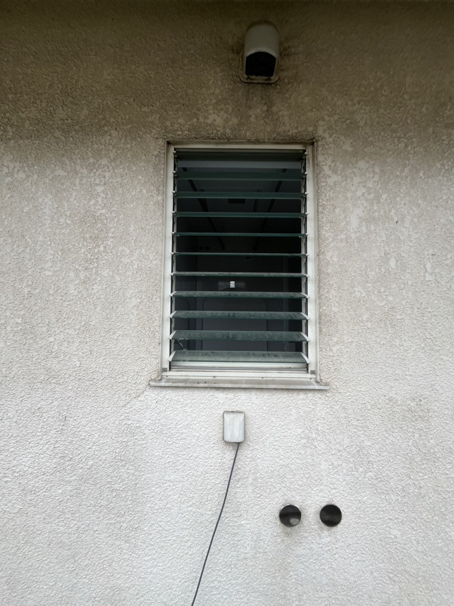 円谷トーヨー住器の【窓リフォーム】寒かった窓を断熱窓に交換の施工前の写真2