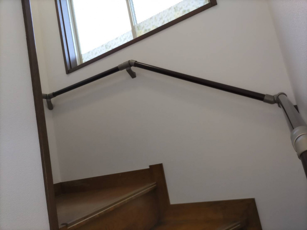 円谷トーヨー住器の【階段手すりの設置】リフォームの施工後の写真2