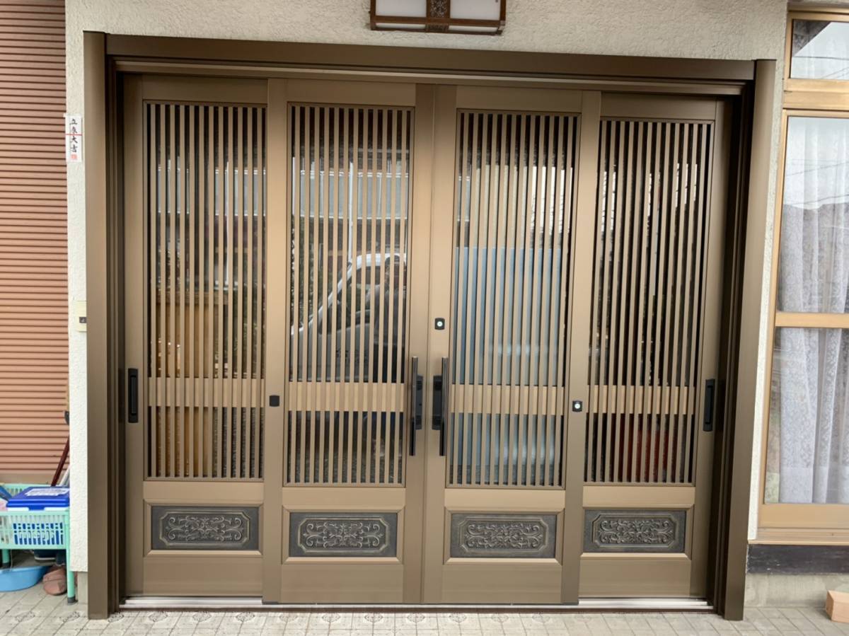 円谷トーヨー住器の玄関リフォームの施工後の写真1