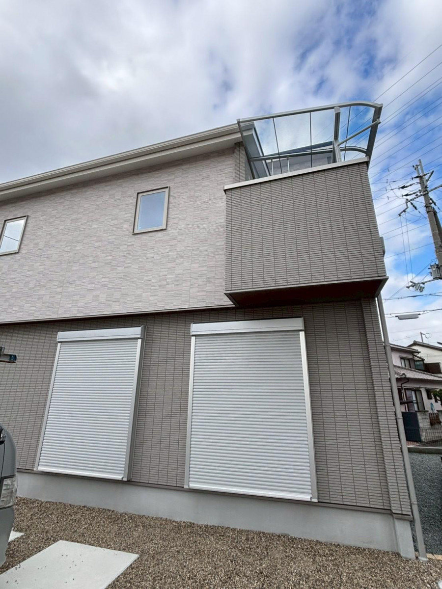 クワタ神戸支店の兵庫県加古川市でリフォームシャッターの取付をしました🪛🛡️の施工後の写真2