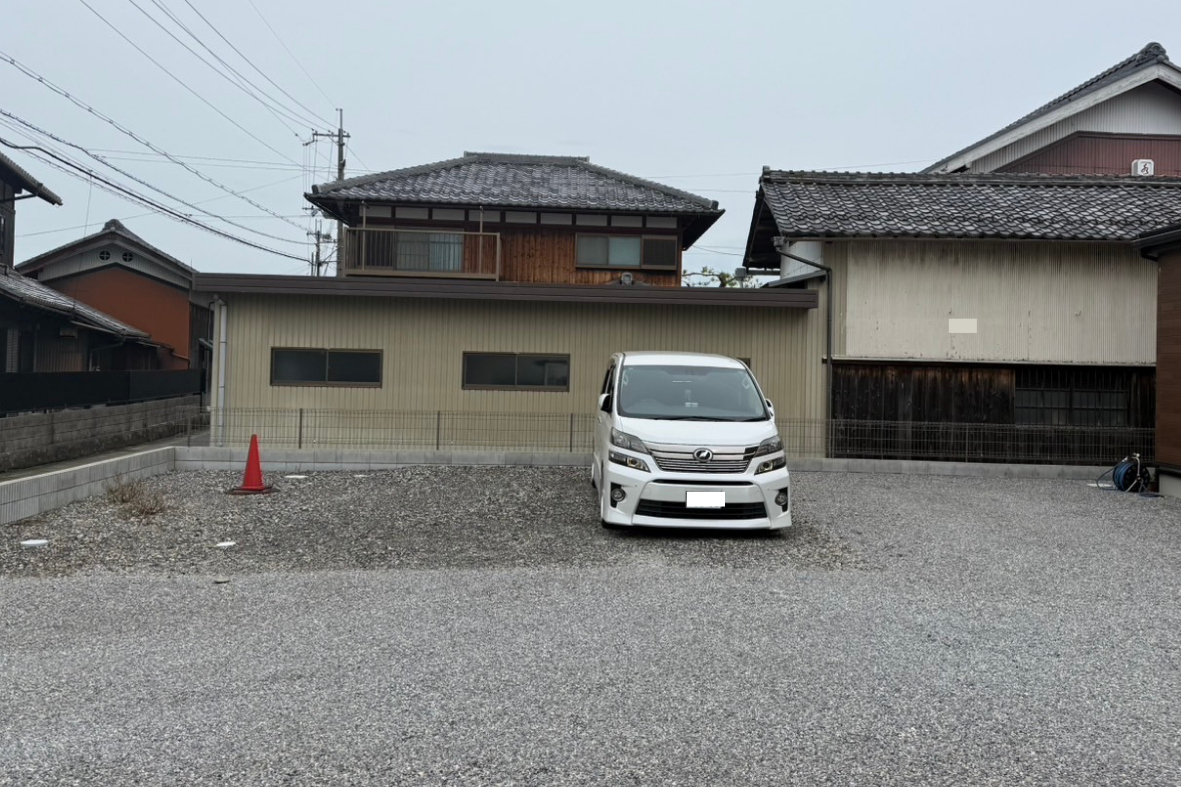 サンセブンの積雪・猛暑に強い！頑丈なジーポートで愛車を守るの施工前の写真1