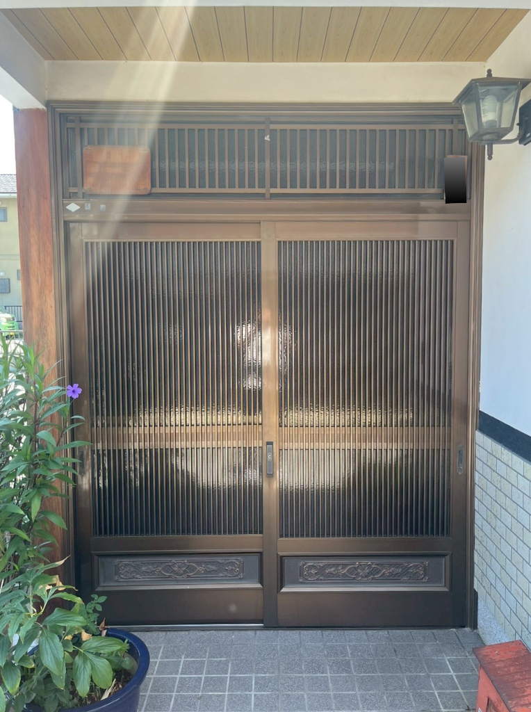 サンセブンの玄関引戸を交換して住まいの第一印象アップの施工前の写真1