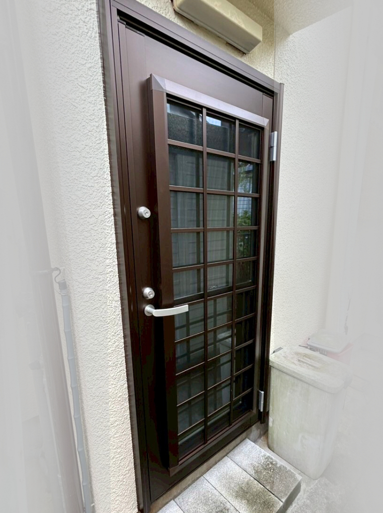 サンセブンの勝手口リフォームでドアを閉めたまま換気！ キッチンを快適空間にの施工後の写真1