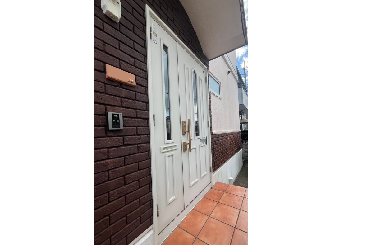 サンセブンの玄関の雰囲気そのまま安全＆快適性をプラス！の施工前の写真1