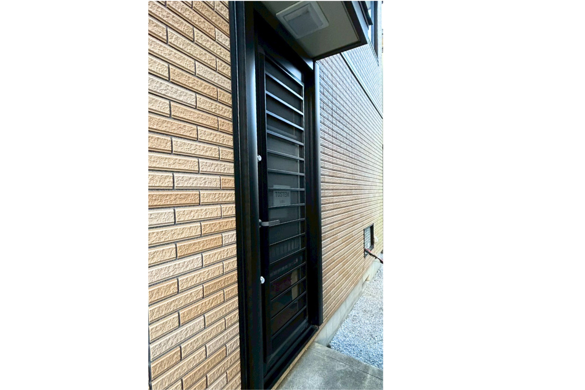 サンセブンの本格的な冬が来る前に！断熱の勝手口ドアで寒さ解消の施工後の写真1