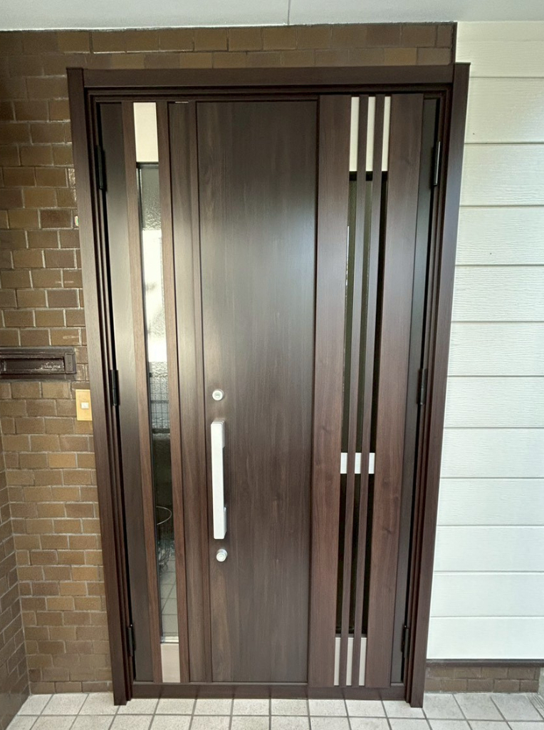 サンセブンのランマと子扉をなくして開放感ある玄関への施工後の写真1