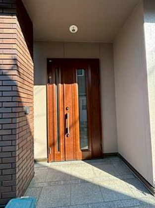 サンセブンの鍵もデザインも自由自在！ドアリモで理想の玄関の施工前の写真1