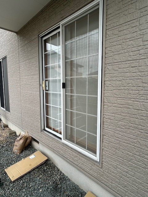 サンセブンの後付けシャッターで安心！マドリモで叶える防犯・断熱の施工前の写真1