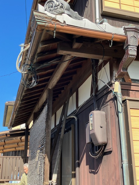 サンセブンの雨雪でも安心！後付けテラスのある暮らしの施工前の写真1