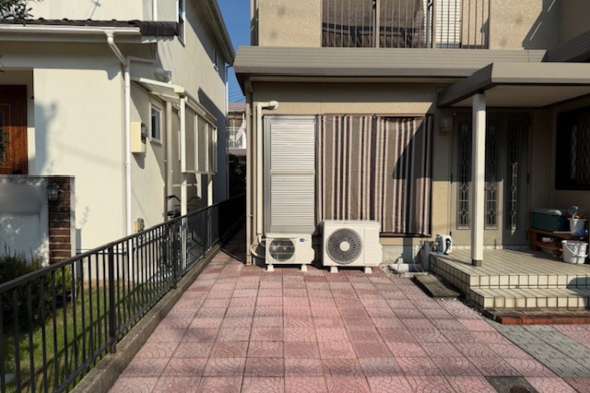 サンセブンの愛車を雨や紫外線から守る！人気のカーポートの施工前の写真1