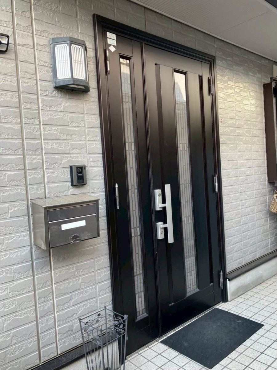 サンセブンの鍵交換を検討中の方必見！玄関リフォームという選択肢の施工前の写真1