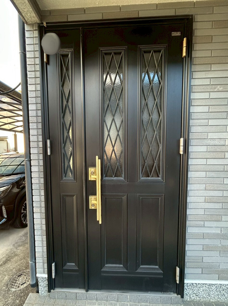 サンセブンの人気のスリットデザイン！リシェントで快適な玄関への施工前の写真1