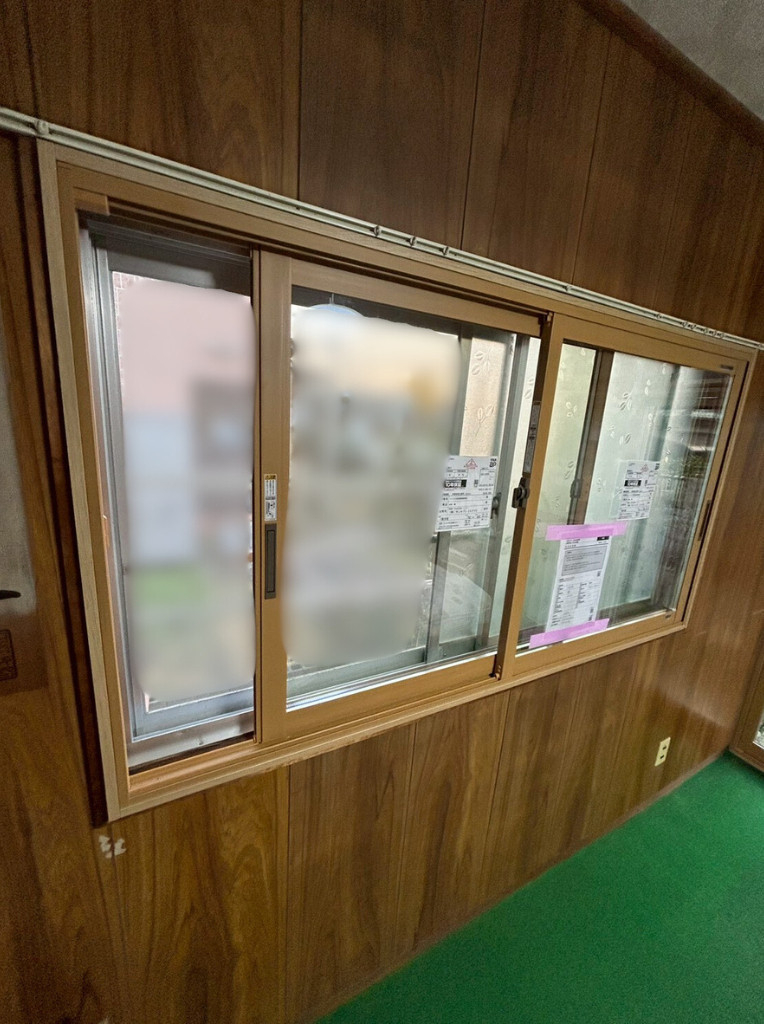 サンセブンの思い出のガラスはそのまま。内窓リフォームで温かい家の施工後の写真1